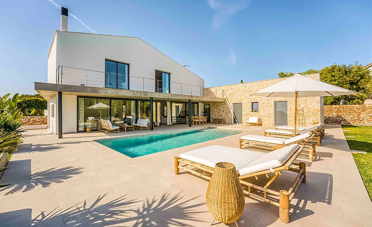 Villas with pools in Ciutadella