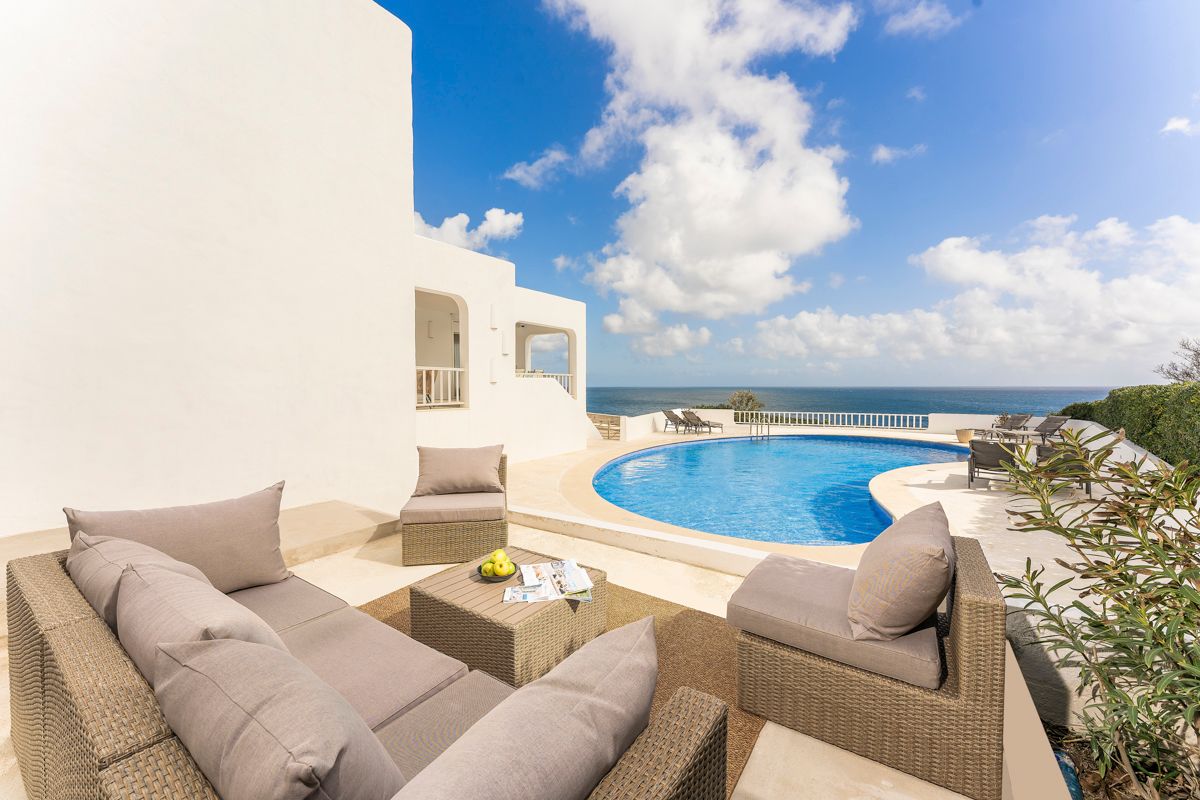 Villas with pool in S'Algar