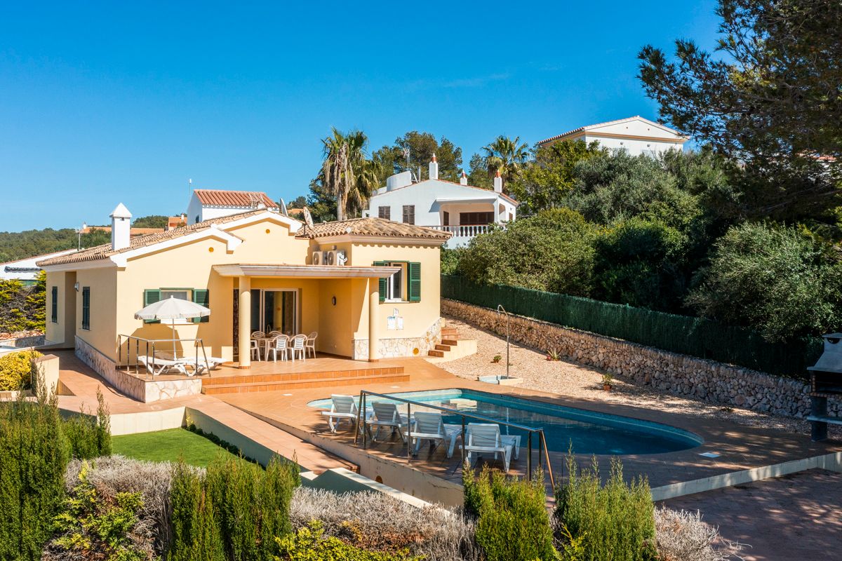 Casa Giebell, located in Son Bou, is a cosy and relaxing villa, perfect for families looking to unwind and enjoy quality time together.