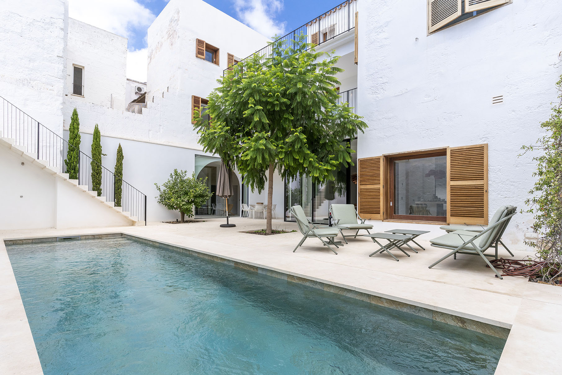 Set in heart of the beautiful Medieval city of Ciutadella, this award-winning property restored by renowned Finnish and Japanese architects Anssi Lassila and Kazunori Yamaguchi, is a masterpiece of renovation that breathes new life into a historic part of the city’s fabric.